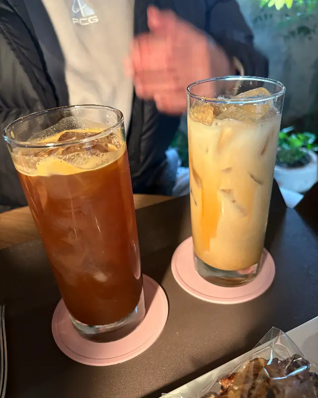 두바이 소금빵과 크림 라떼