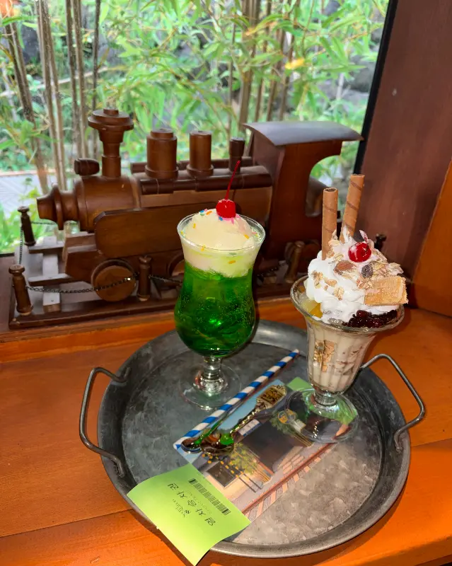 비밀역의 시그니처 메뉴, 파르페!