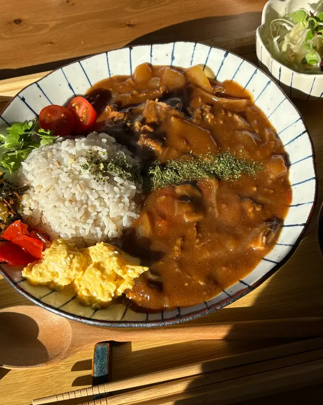 하야시라이스의 풍성한 비주얼