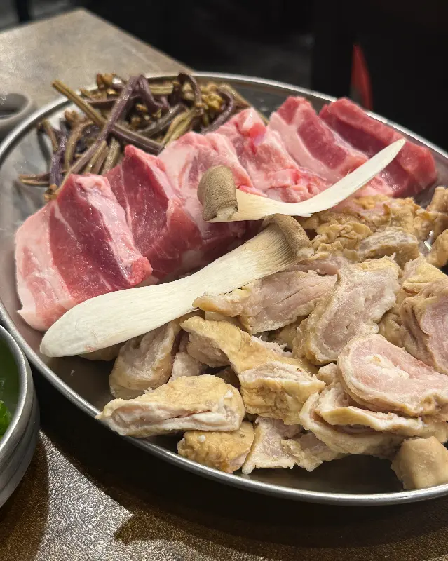 신선한 막창과 삼겹살