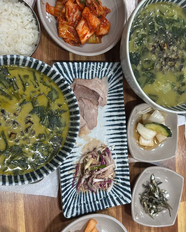 보말국과 곁들여 먹기 좋은 반찬들