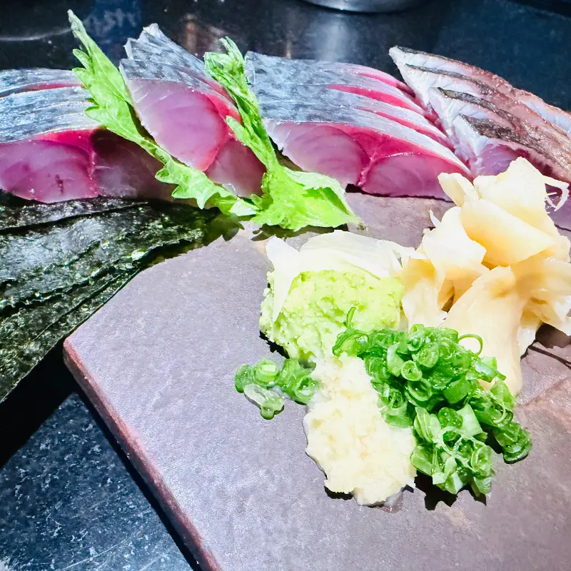 신선함이 살아있는 고등어 초회