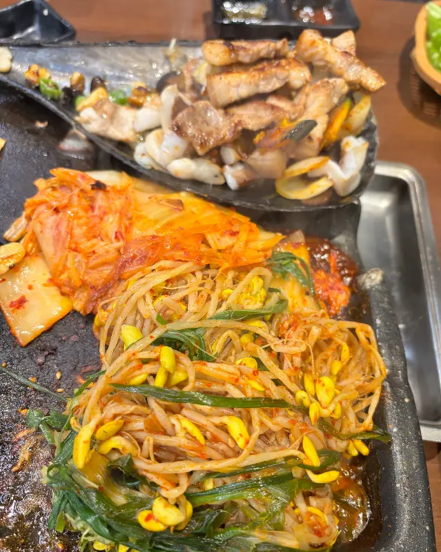 맛있게 볶아진 볶음밥