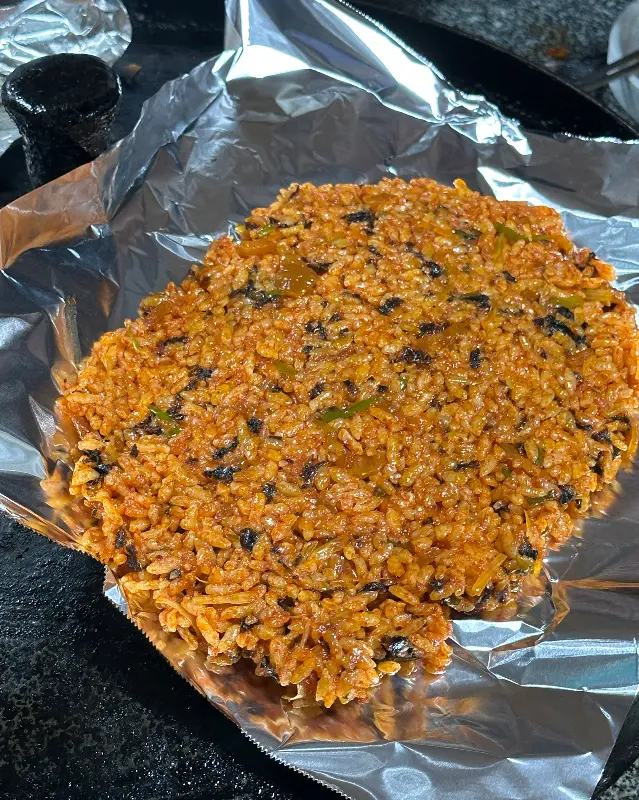 윤기가 흐르는 볶음밥