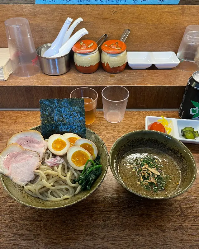 깔끔한 테이블 세팅