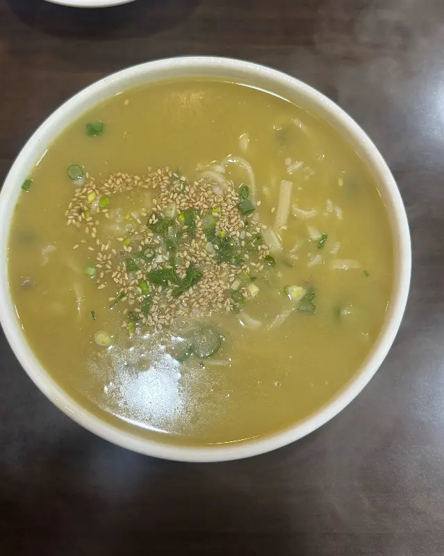 탱글탱글한 면발이 살아있는 보말칼국수