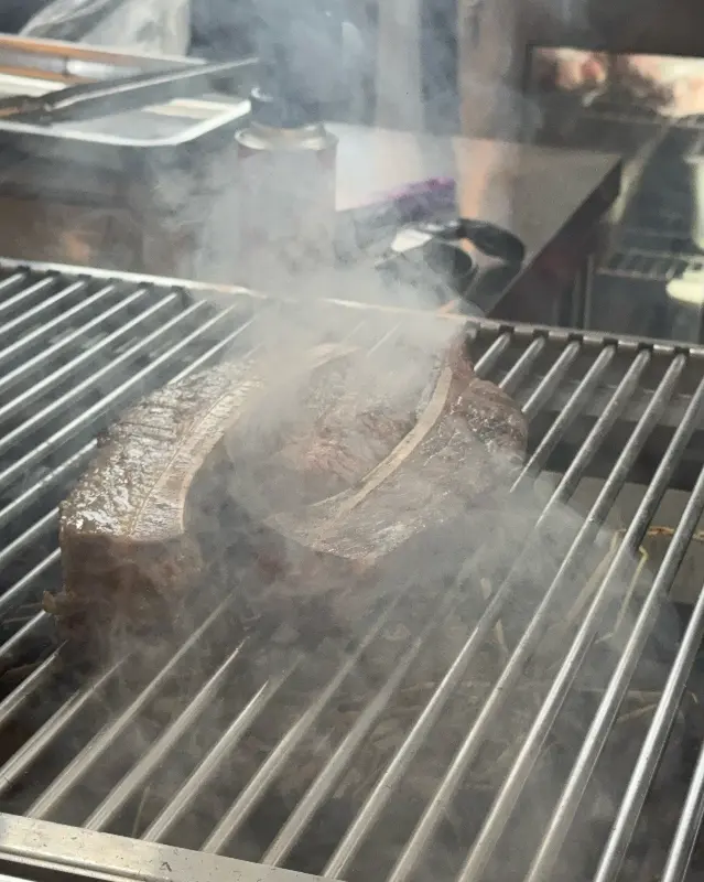 훈연되는 우대갈비