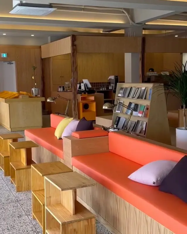 카페 내부 좌석