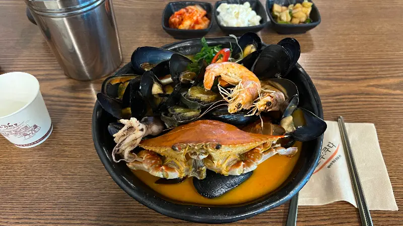 해산물이 듬뿍 들어간 해물라면