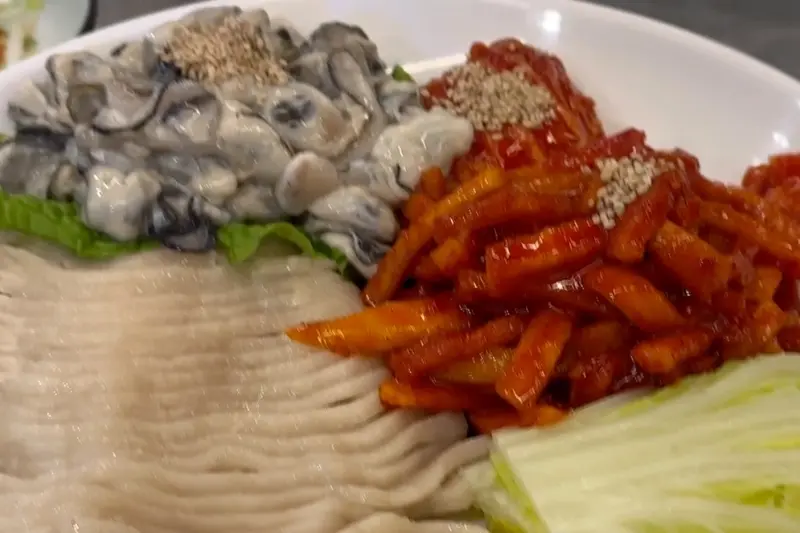 가브리보쌈, 굴, 김치의 환상적인 조합