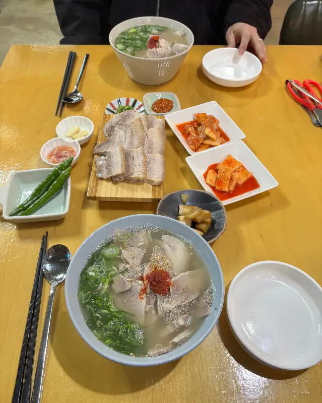 깔끔한 테이블 세팅