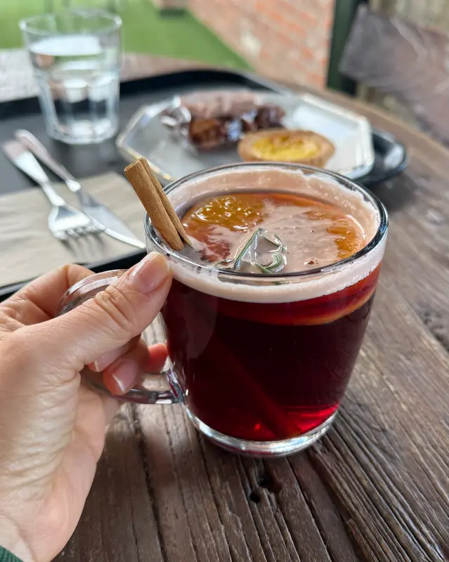 따뜻한 뱅쇼 한 잔