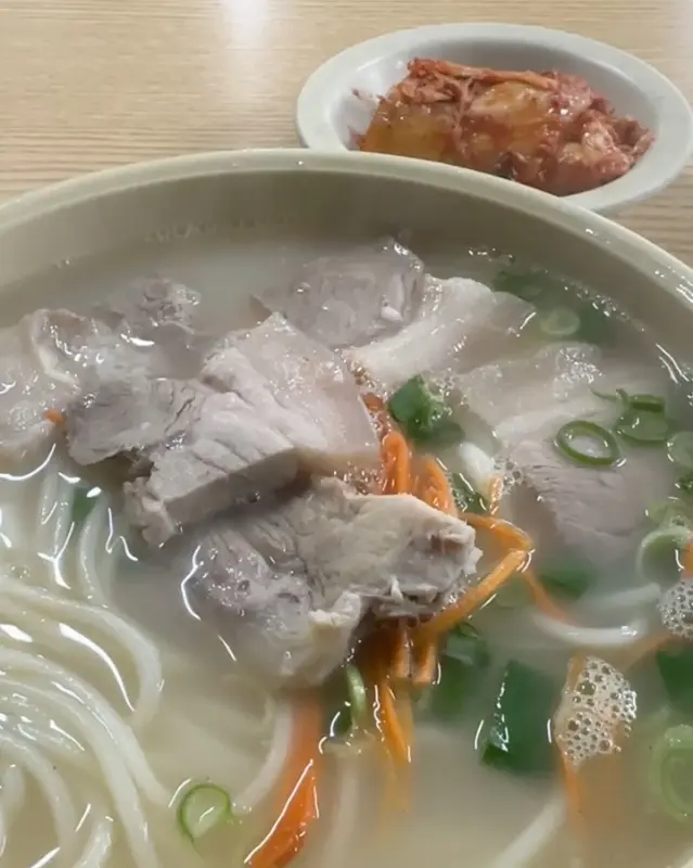 고기국수와 김치