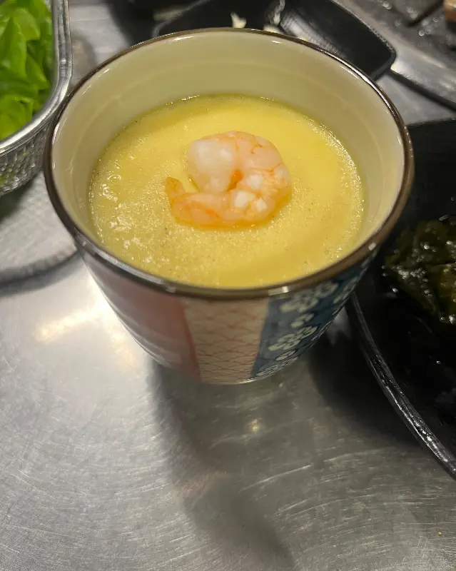 새우가 올려진 폭탄 계란찜