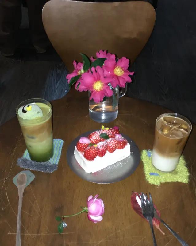 카페 내부 인테리어