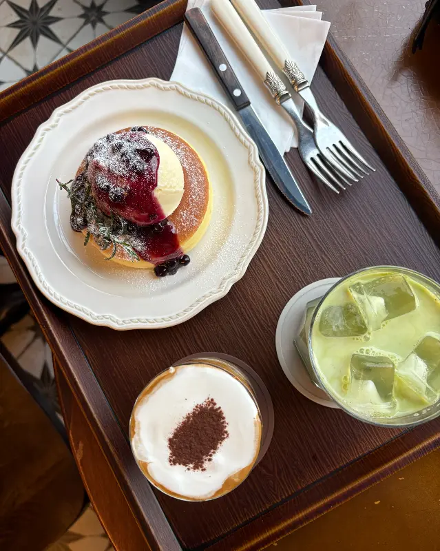 빈투지에서 맛본 수플레와 음료