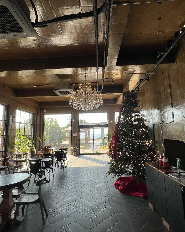 카페 내부 인테리어