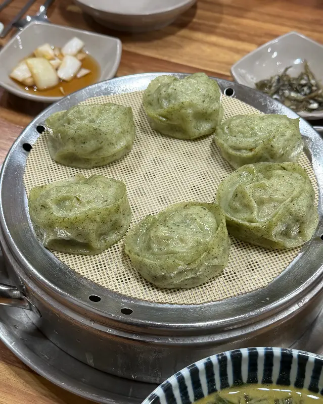 깔끔한 식당 내부