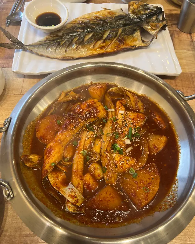 고등어구이와 갈치조림