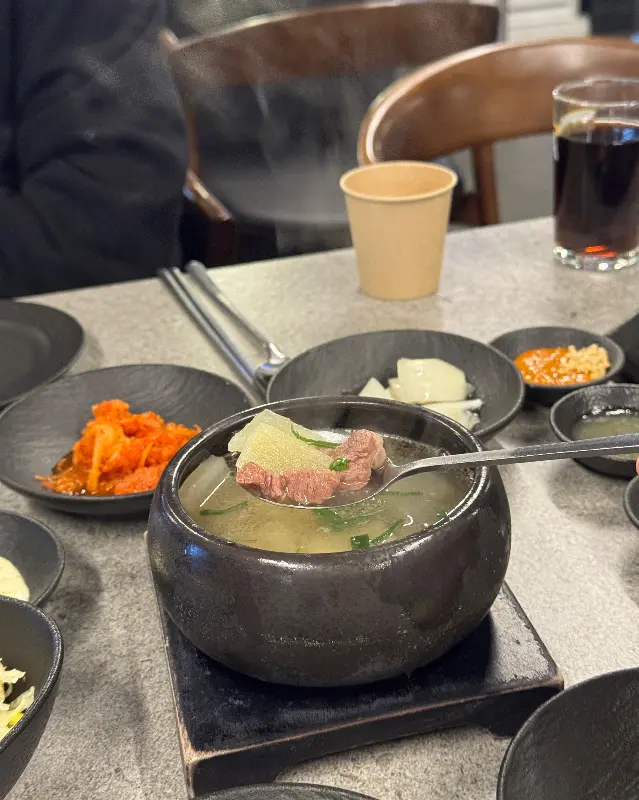 두반장 깍두기 볶음밥과 밑반찬