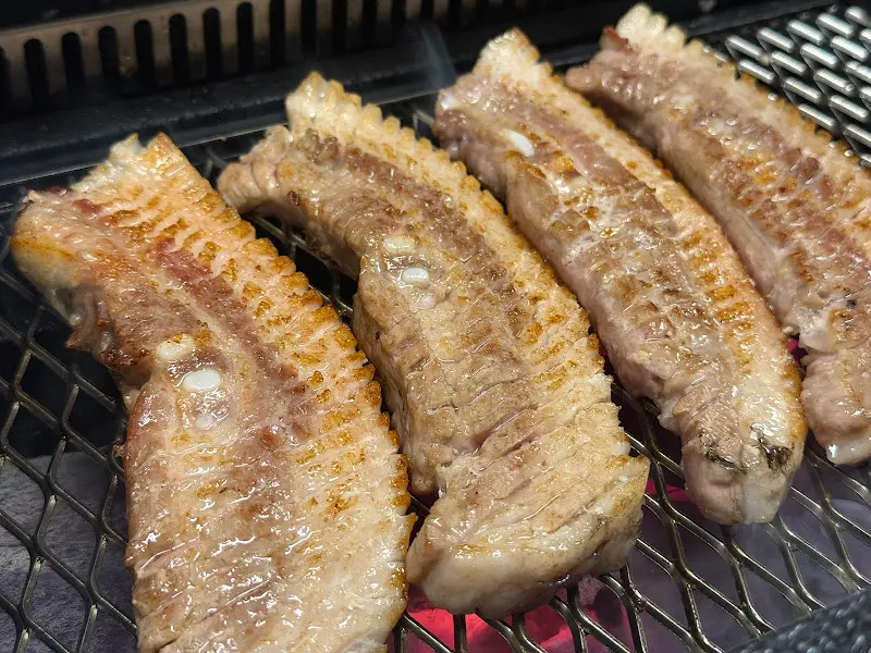 초벌구이된 난축맛돈