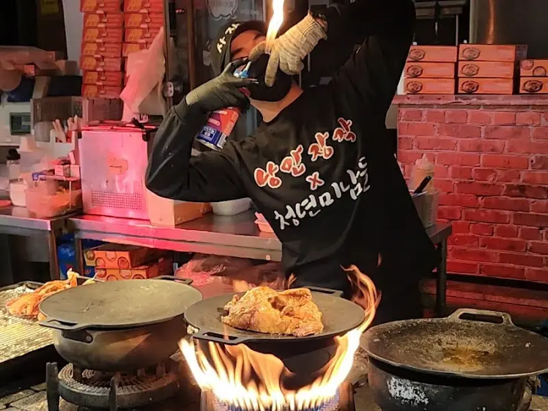 불쇼를 하는 청년 사장님