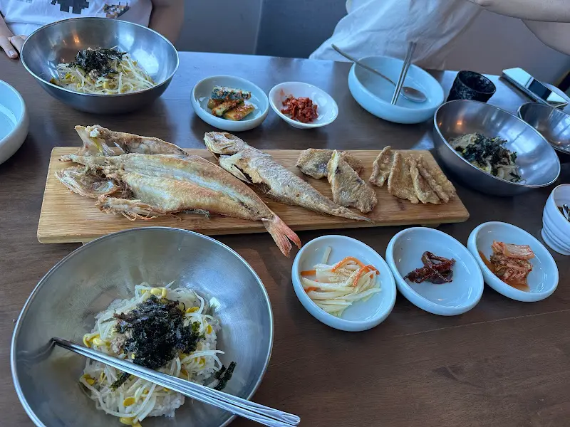 푸짐한 생선구이 정식 한 상 차림