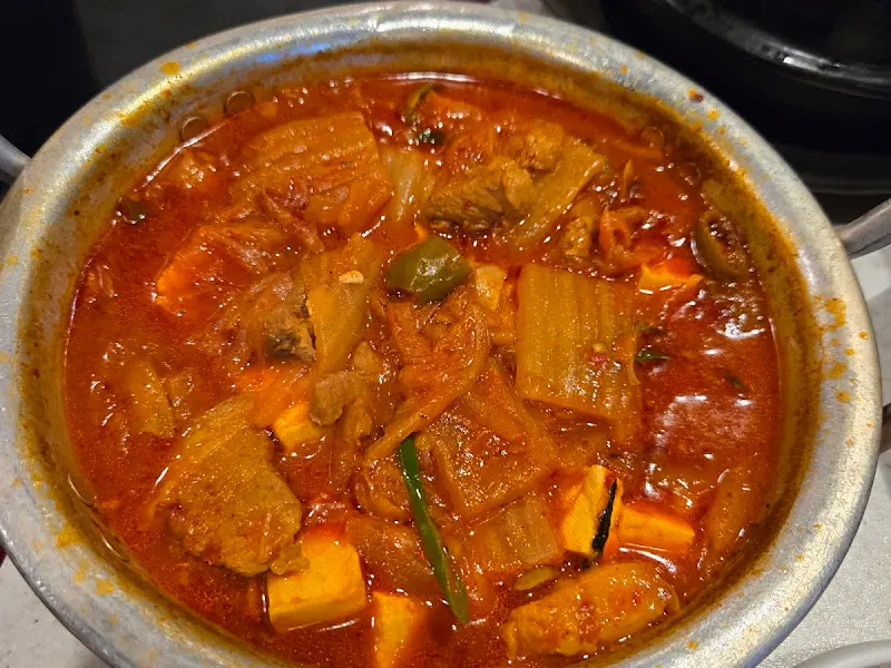 얼큰하고 시원한 김치찌개