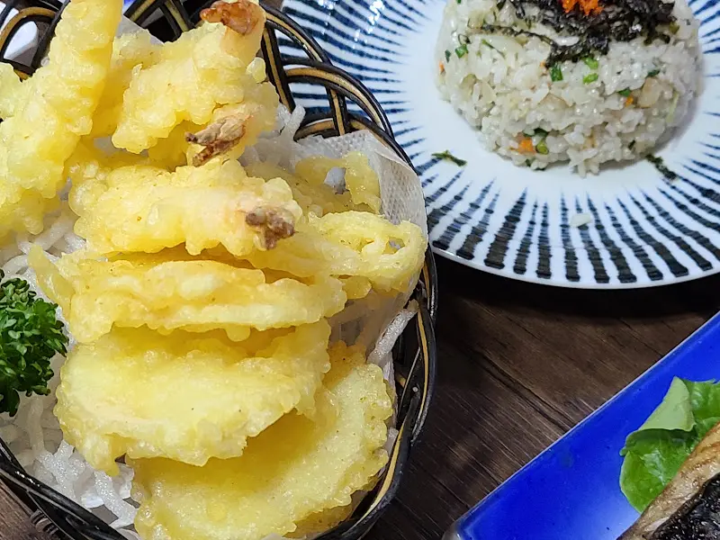 새우튀김과 알밥