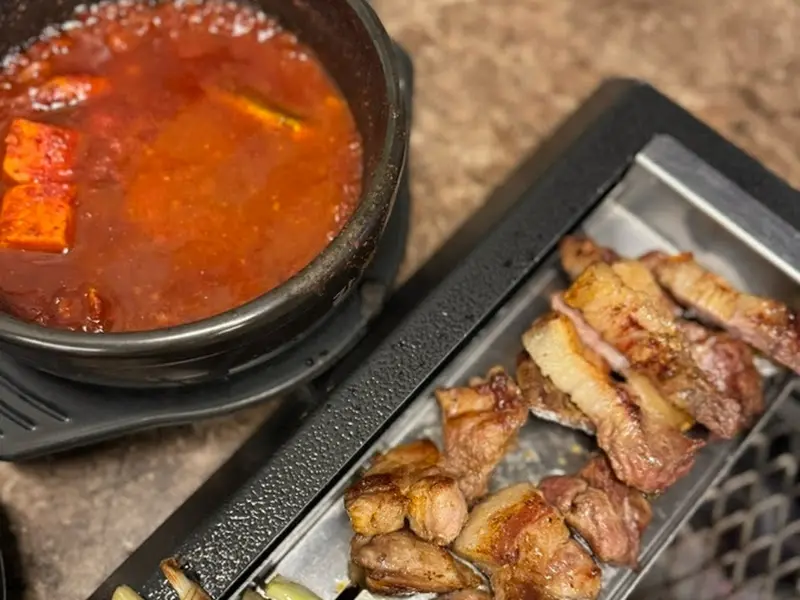 포크80 매장 전경