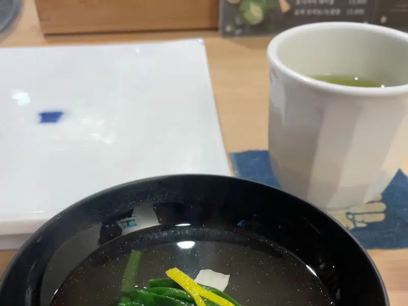 깔끔한 테이블 세팅