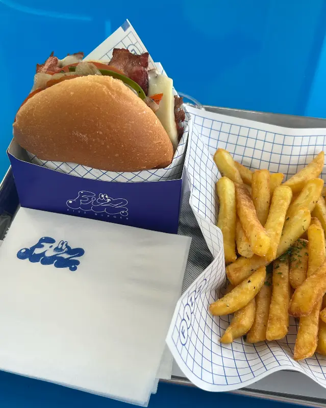 피즈버거 쟁반 세팅