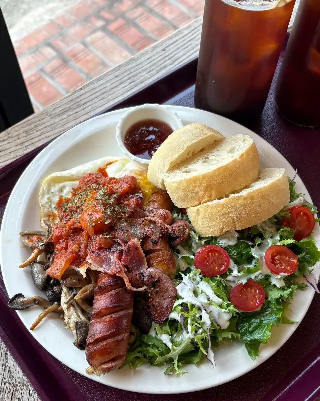 푸짐한 브런치 한 상