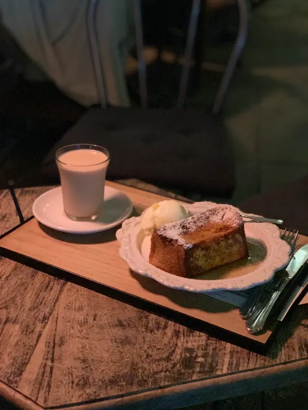 프렌치토스트와 밀크티