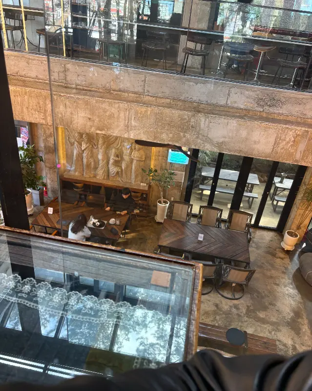 2층에서 내려다본 콜로세움 1층 풍경