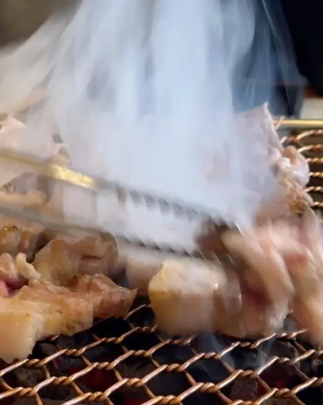 잘 구워진 흑돼지의 모습