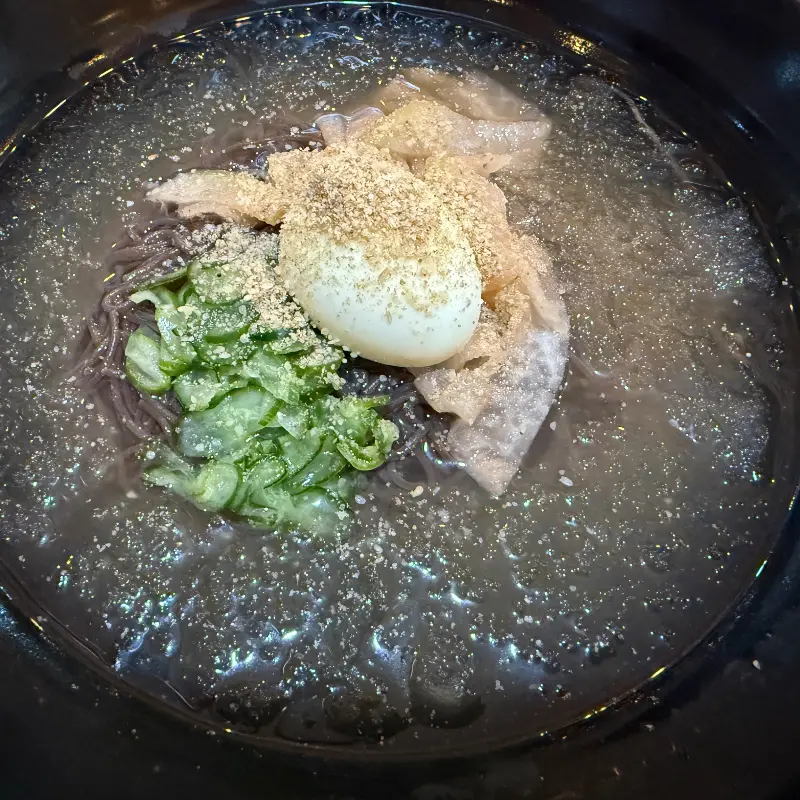 시원한 물냉면의 깔끔한 비주얼