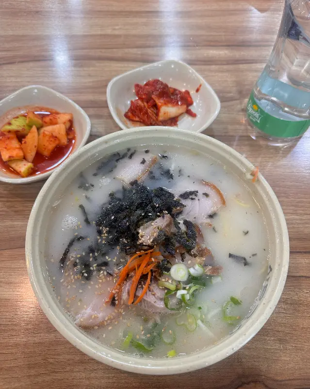 고기국수 테이블 세팅