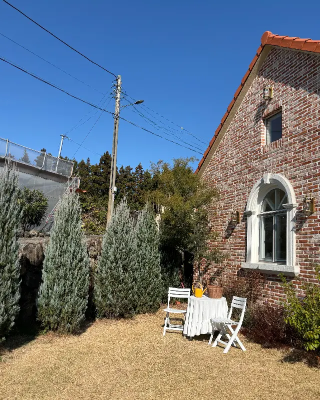 카페 건물 외부