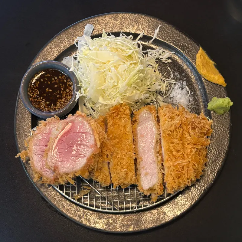 입에서 살살 녹는 안심 돈까스