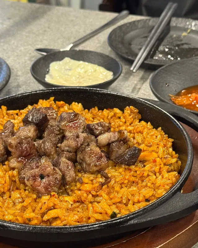 깔끔하고 고급스러운 내부 인테리어