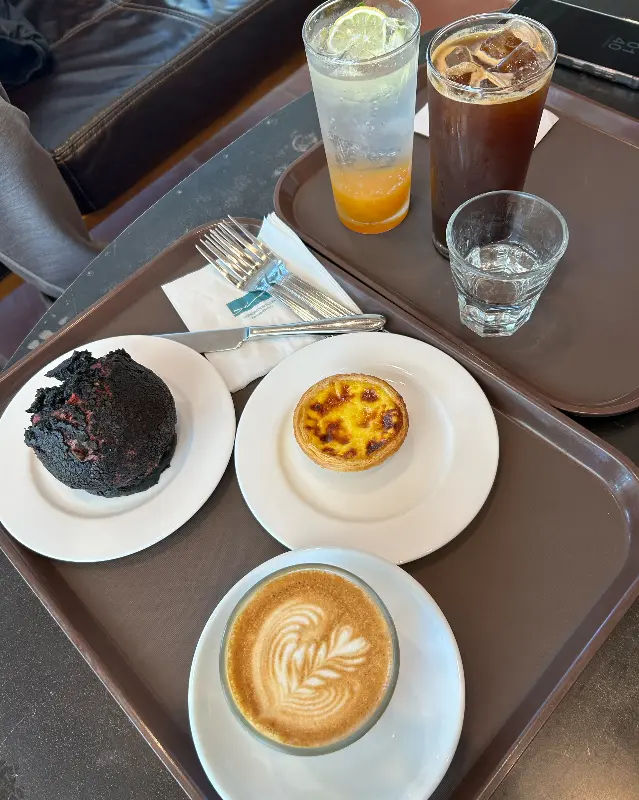 라떼와 에그타르트, 먹물 치아바타