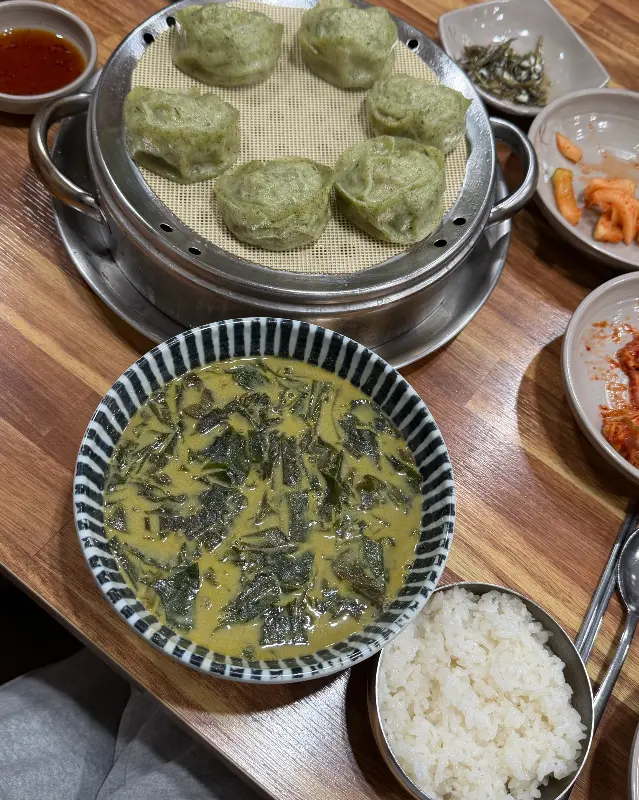 촉촉한 흑돼지 손만두