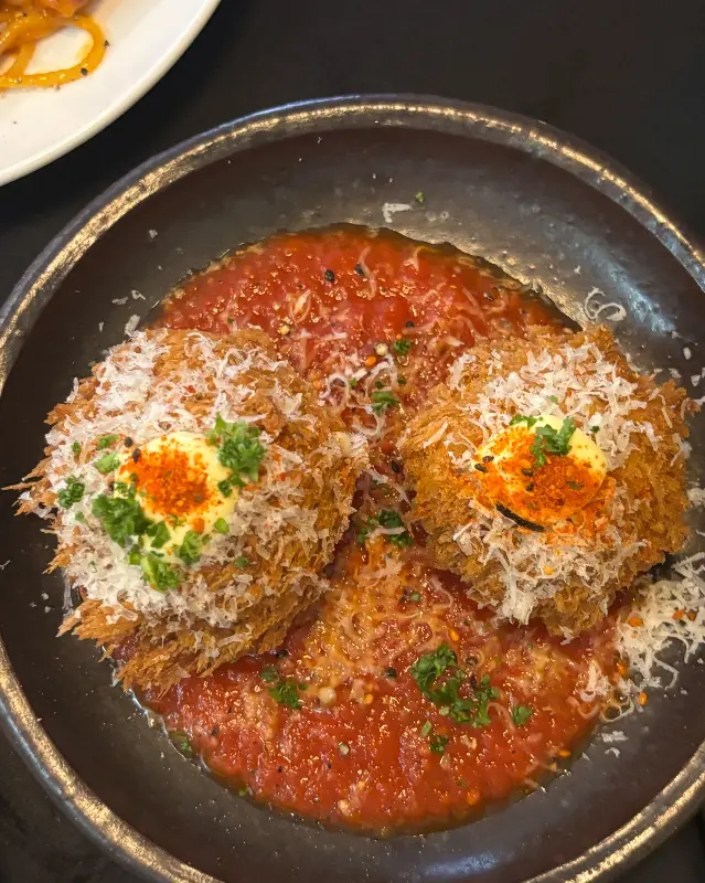 독특한 비주얼의 멘치카츠