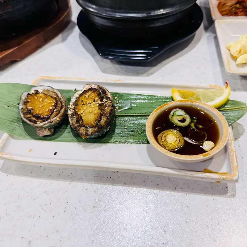 신선한 전복 버터구이