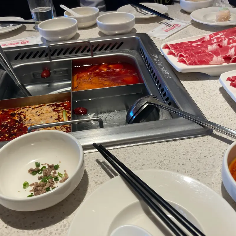 훠궈 테이블 세팅