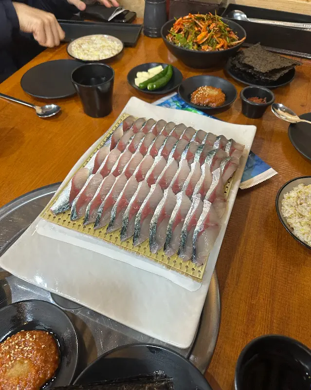 미영이네에서 맛본 고등어회