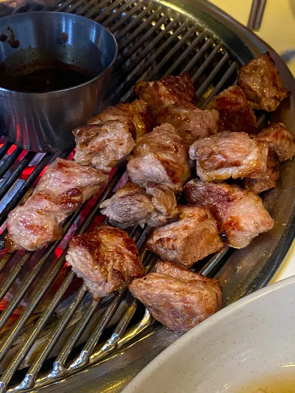 숯불에 구워 더욱 맛있는 뽈살