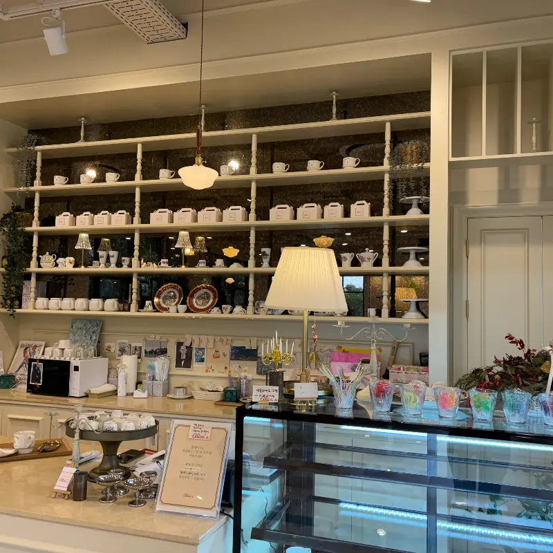 카운터와 쇼케이스