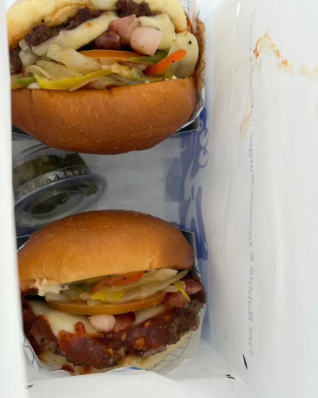 피즈버거 포장 모습